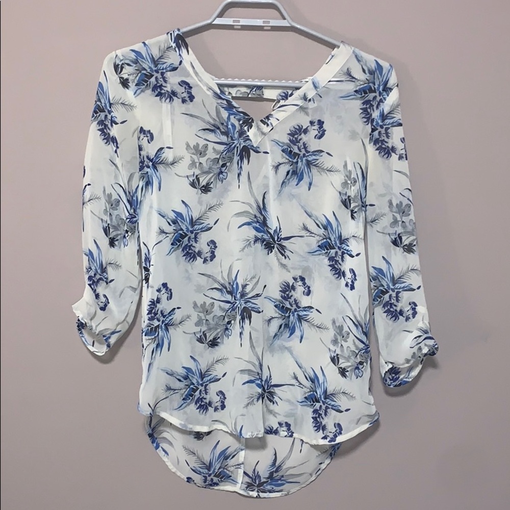 Daniel rainn Women’s blouse xs blue floral print